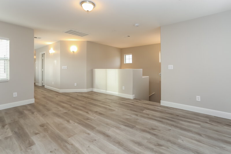 3,820/Mo, 9007 Snowtrack Ave Las Vegas, NV 89149 Loft View