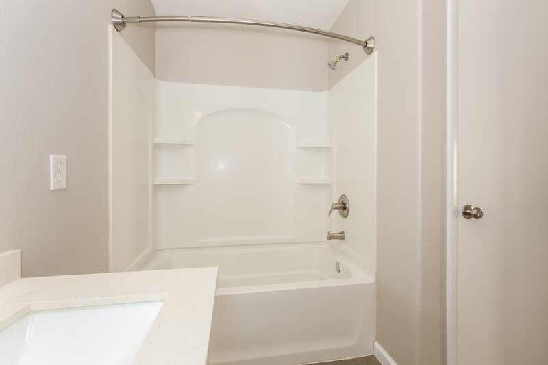 2,250/Mo, 9790 Splendor Sky Ave Las Vegas, NV 89148 Main Bathroom View 2
