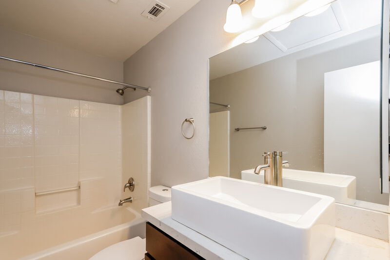 3,640/Mo, 10176 Climbing Lily St Las Vegas, NV 89183 Bathroom View