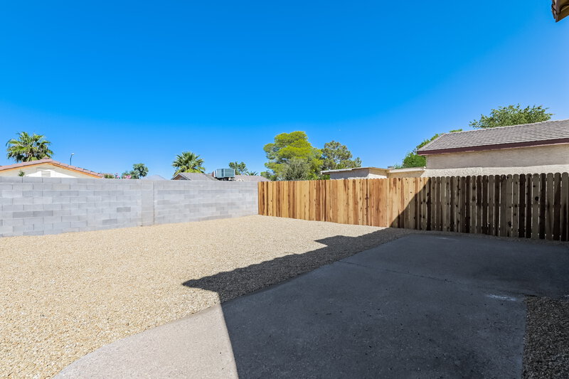 1,900/Mo, 607 Avon Ave Henderson, NV 89014 Backyard View