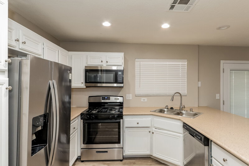 2,135/Mo, 229 Comanche Court Henderson, NV 89074 Kitchen View