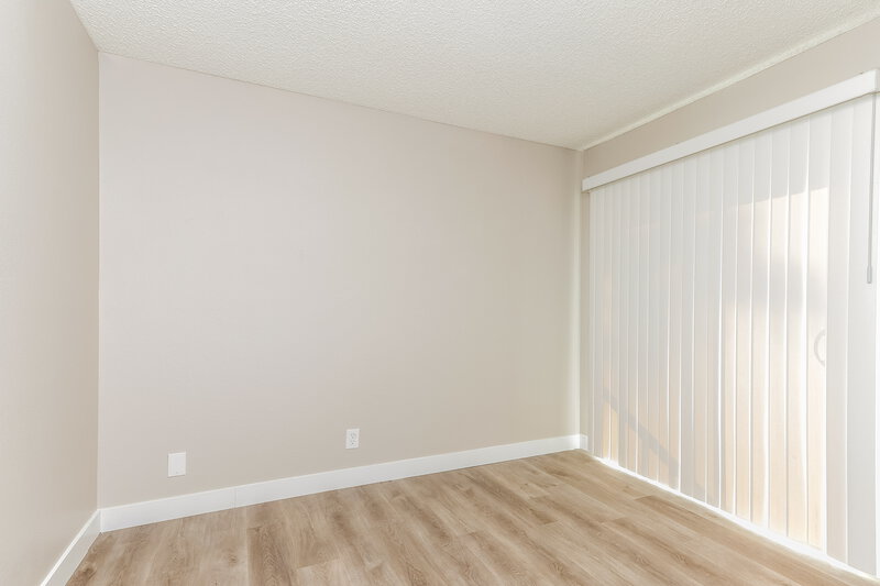 2,135/Mo, 229 Comanche Court Henderson, NV 89074 Main Bedroom View