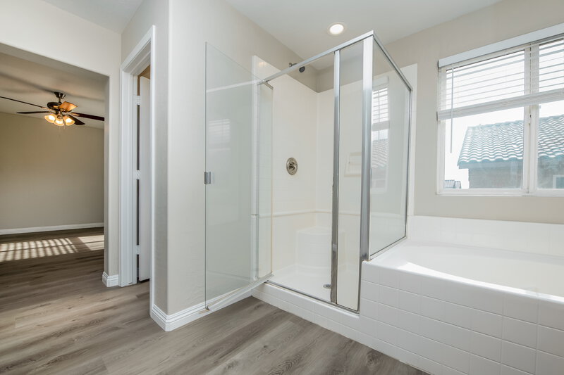 2,085/Mo, 4508 Harbison Canyon Ct Las Vegas, NV 89130 Main Bathroom View 2