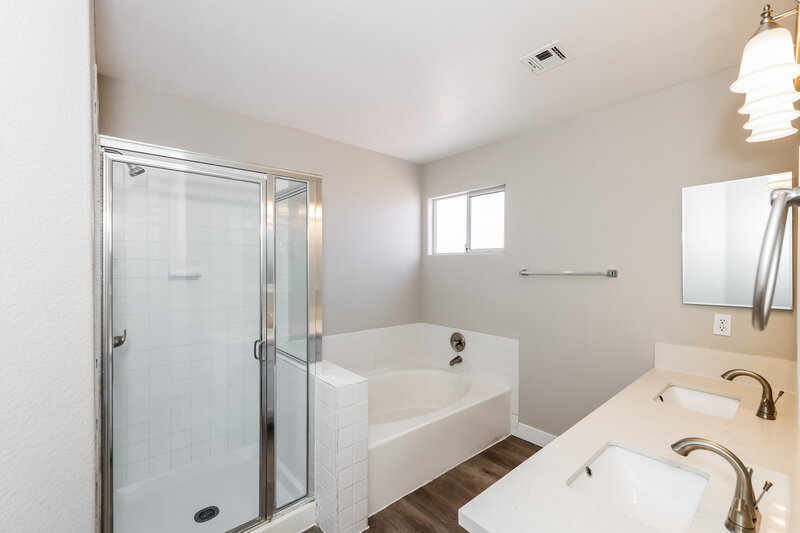 2,350/Mo, 104 Escada Ln Las Vegas, NV 89145 Main Bathroom View