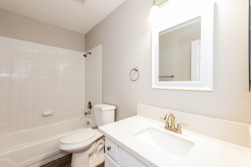 2,350/Mo, 104 Escada Ln Las Vegas, NV 89145 Bathroom View