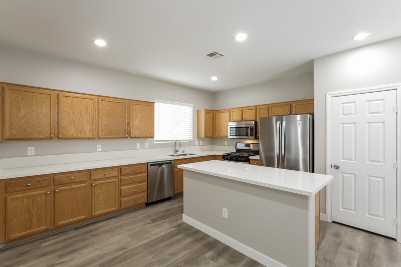 2,415/Mo, 7881 Harp Tree St Las Vegas, NV 89139 Kitchen View