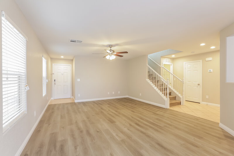 2,055/Mo, 10186 Glen Aire Ave Las Vegas, NV 89148 Living Room View