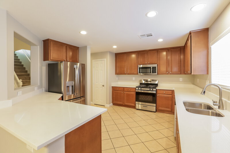 2,055/Mo, 10186 Glen Aire Ave Las Vegas, NV 89148 Kitchen View