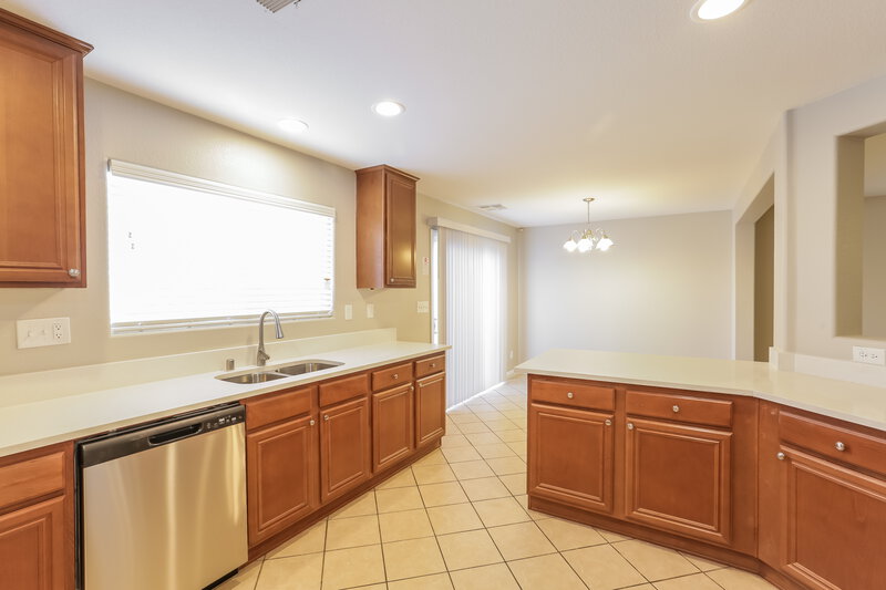 2,055/Mo, 10186 Glen Aire Ave Las Vegas, NV 89148 Kitchen View 2