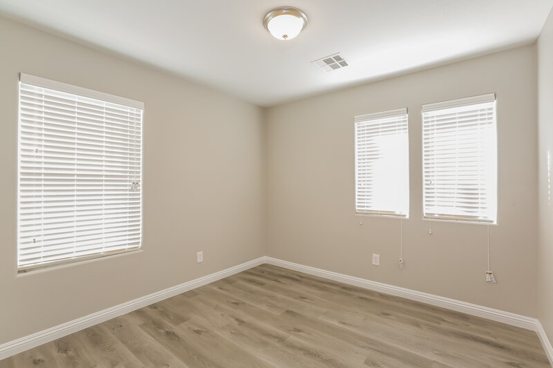 2,055/Mo, 10186 Glen Aire Ave Las Vegas, NV 89148 Bedroom View 4