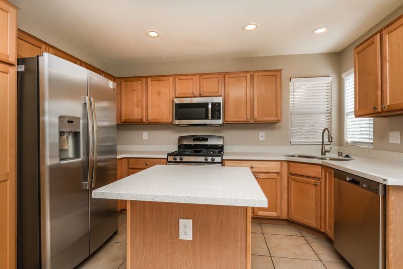 3,310/Mo, 3917 Irvin Ave Las Vegas, NV 89141 Kitchen View