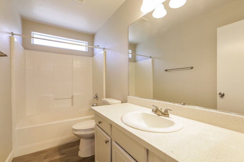 1,895/Mo, 8838 Ashley Park Ave Las Vegas, NV 89148 Bathroom View