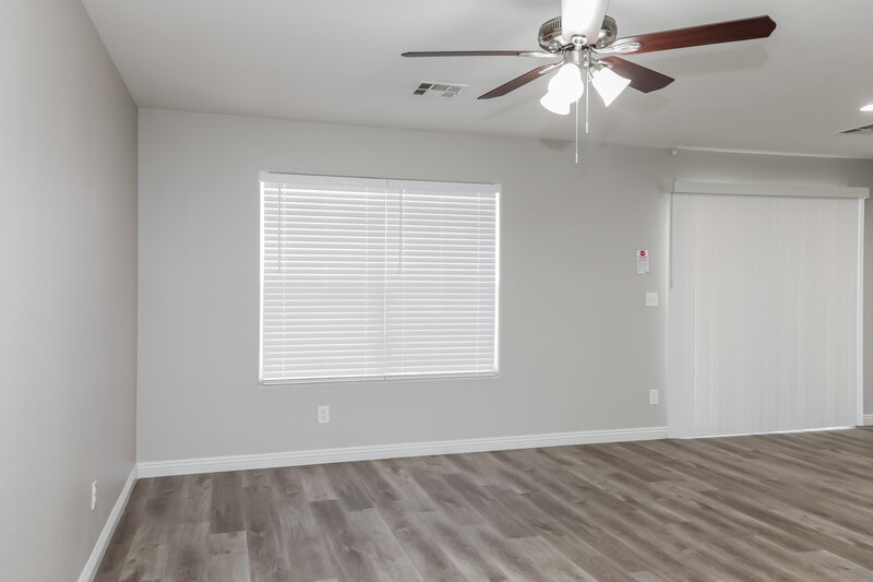 2,350/Mo, 1045 Amber Gate St Henderson, NV 89002 Living Room View