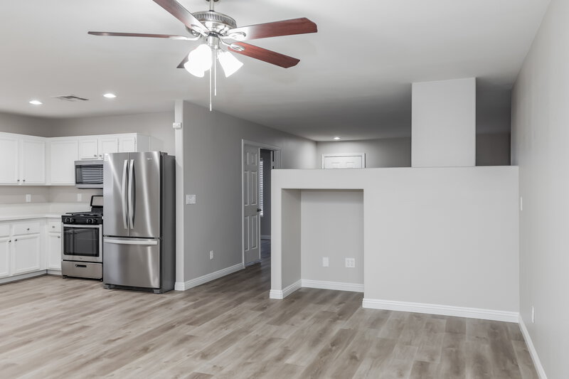 2,350/Mo, 1045 Amber Gate St Henderson, NV 89002 Kitchen View
