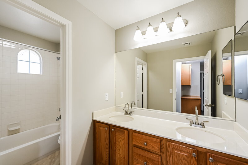 2,165/Mo, 10416 Raining Sky St Las Vegas, NV 89178 Bathroom View