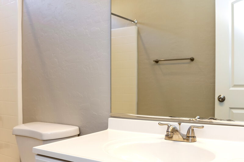 2,115/Mo, 7501 Perla del Mar Ave Las Vegas, NV 89179 Bathroom View 2