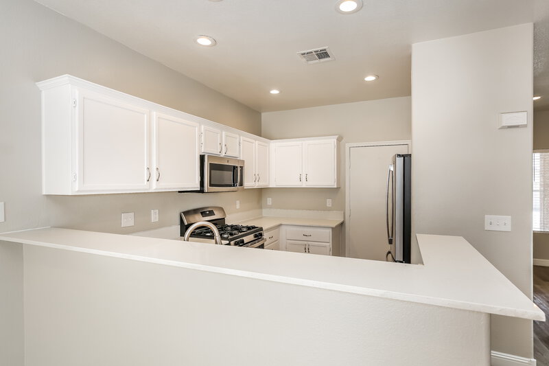 2,045/Mo, 1022 Shades End Ave North Las Vegas, NV 89081 Kitchen View