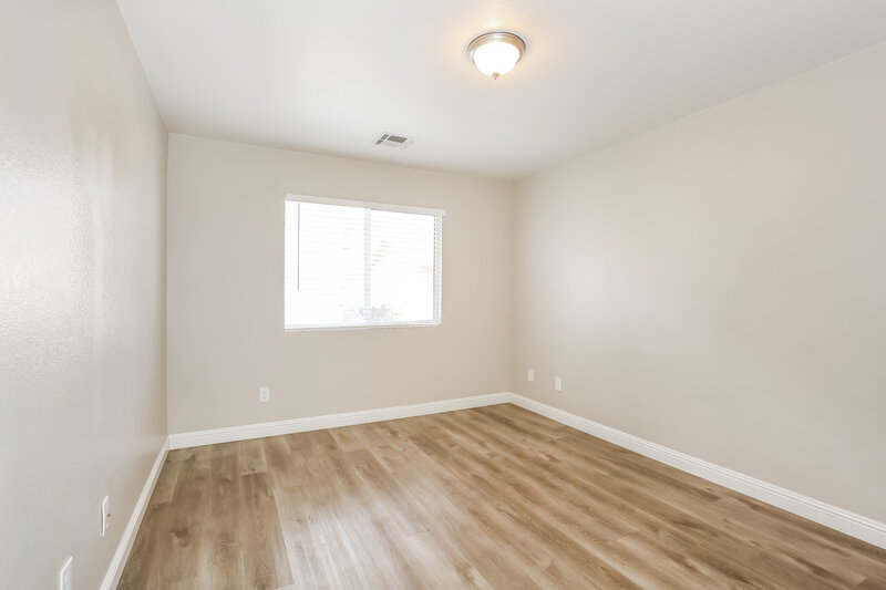 2,045/Mo, 1022 Shades End Ave North Las Vegas, NV 89081 Bedroom View 2