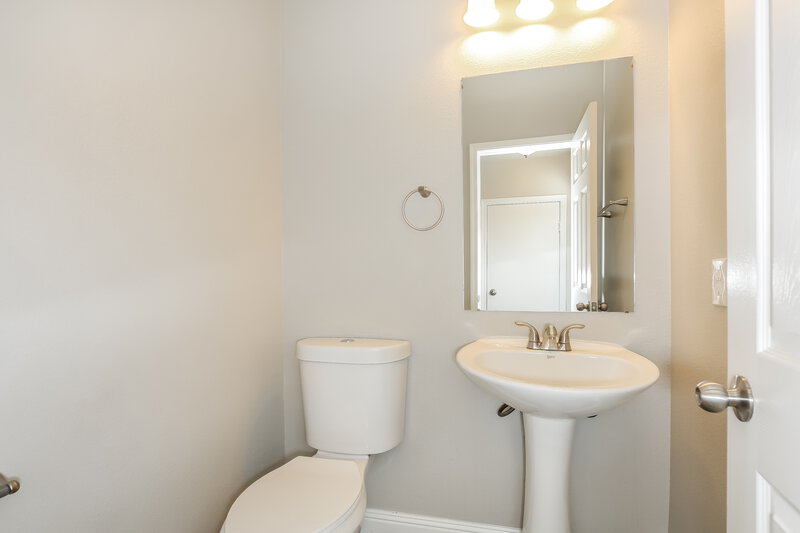 2,045/Mo, 1022 Shades End Ave North Las Vegas, NV 89081 Bathroom View 2