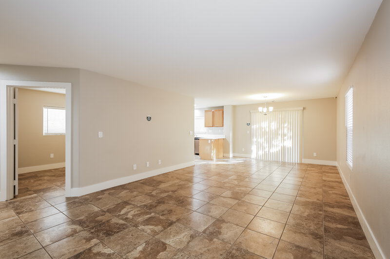 2,250/Mo, 6179 Fisher Creek Ct Las Vegas, NV 89139 Living Room View