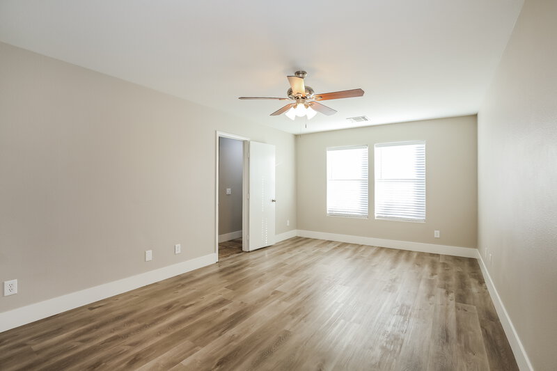 2,250/Mo, 6179 Fisher Creek Ct Las Vegas, NV 89139 Main Bedroom View