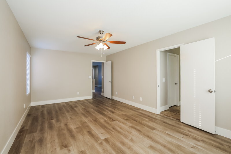 2,250/Mo, 6179 Fisher Creek Ct Las Vegas, NV 89139 Main Bedroom View 2