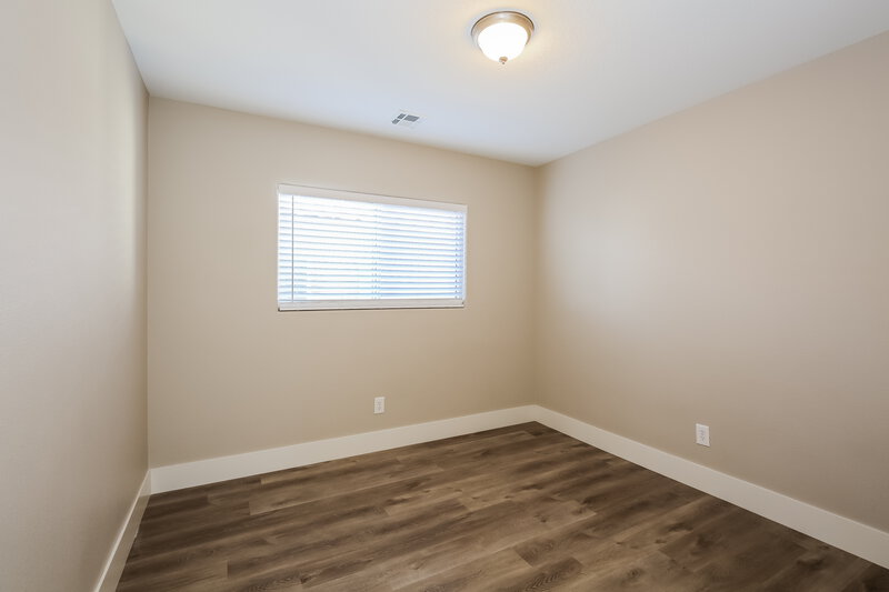 2,250/Mo, 6179 Fisher Creek Ct Las Vegas, NV 89139 Bedroom View 2