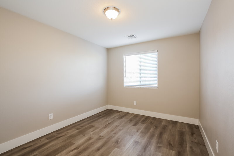 2,250/Mo, 6179 Fisher Creek Ct Las Vegas, NV 89139 Bedroom View 3