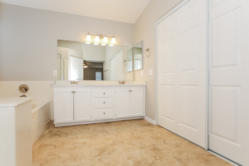 2,605/Mo, 8500 Last Point Ave Las Vegas, NV 89129 Main Bathroom View