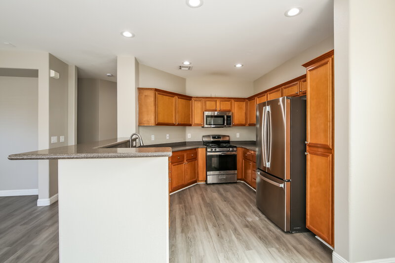 2,170/Mo, 6347 Blushing Willow St North Las Vegas, NV 89081 Kitchen View
