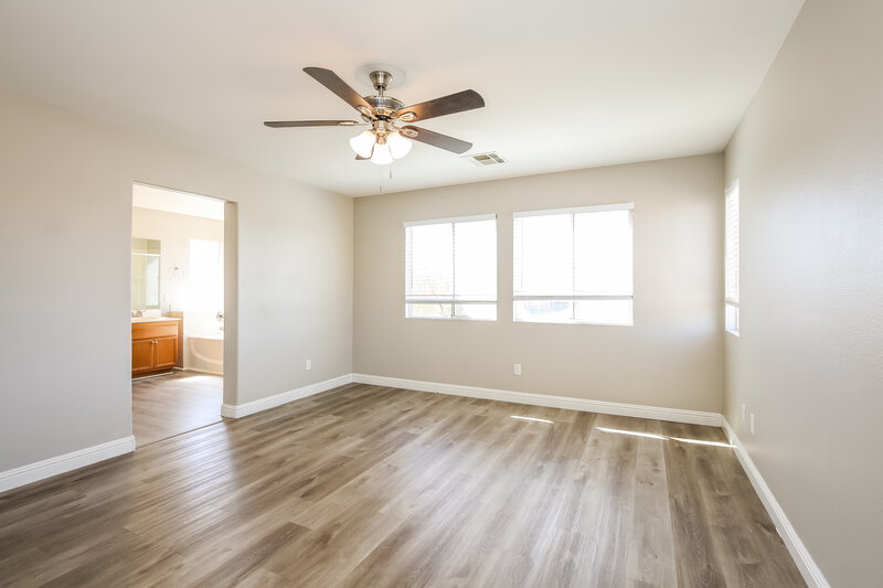2,170/Mo, 6347 Blushing Willow St North Las Vegas, NV 89081 Main Bedroom View