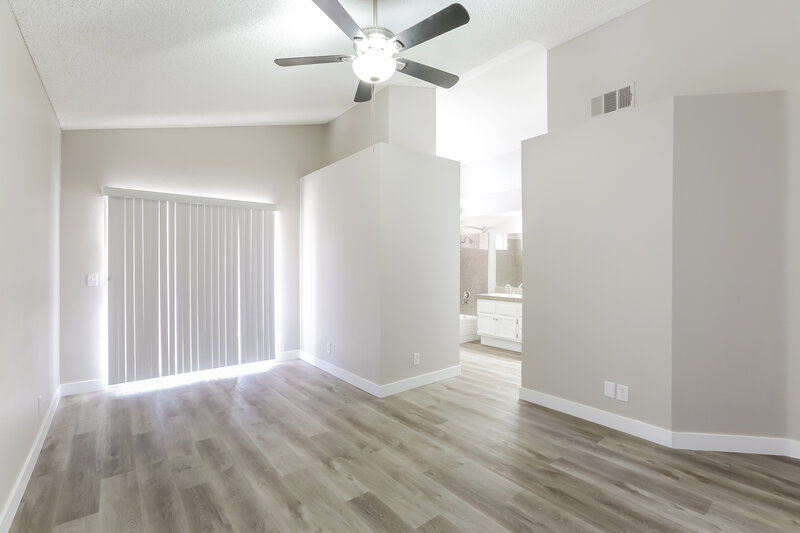 1,905/Mo, 5797 Goodsprings Ct Las Vegas, NV 89110 Main Bedroom View