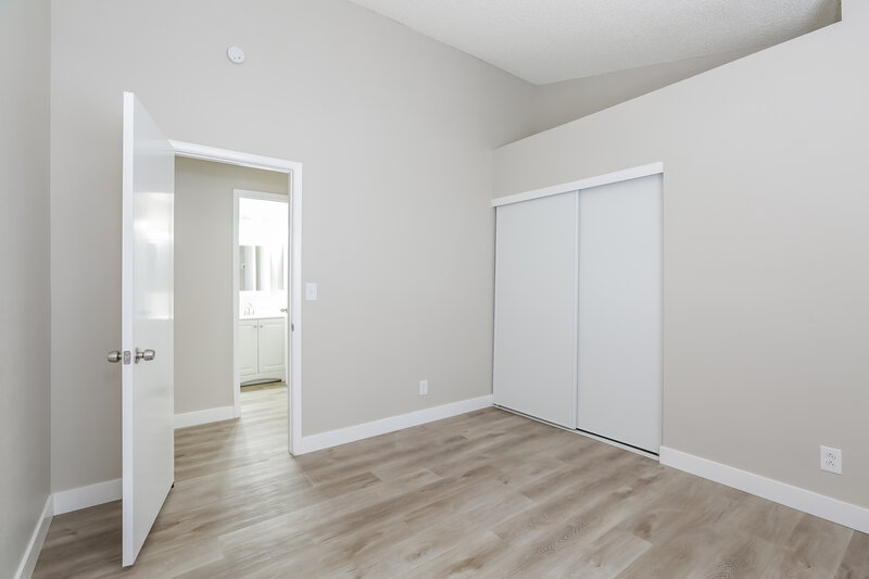 1,905/Mo, 5797 Goodsprings Ct Las Vegas, NV 89110 Bedroom View 2