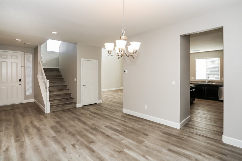 2,600/Mo, 8016 Central Railroad Ct Las Vegas, NV 89131 Dining Room View 2