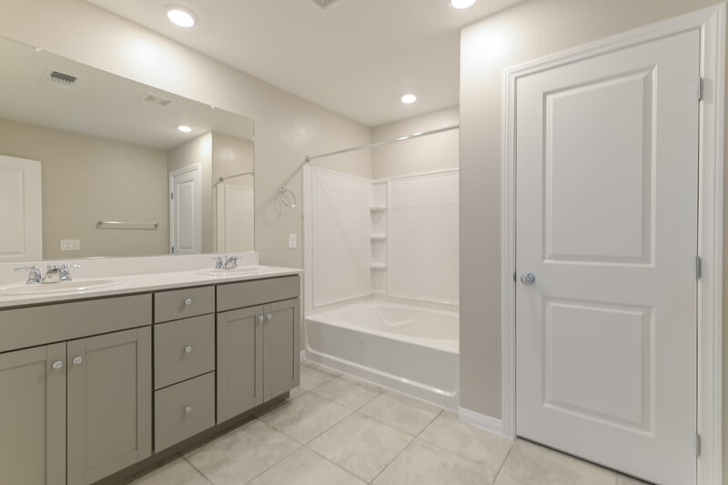2,815/Mo, 2938 Saltillo Ln Las Vegas, NV 89121 Main Bathroom View
