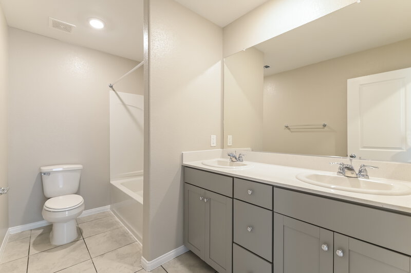 2,815/Mo, 2938 Saltillo Ln Las Vegas, NV 89121 Bathroom View