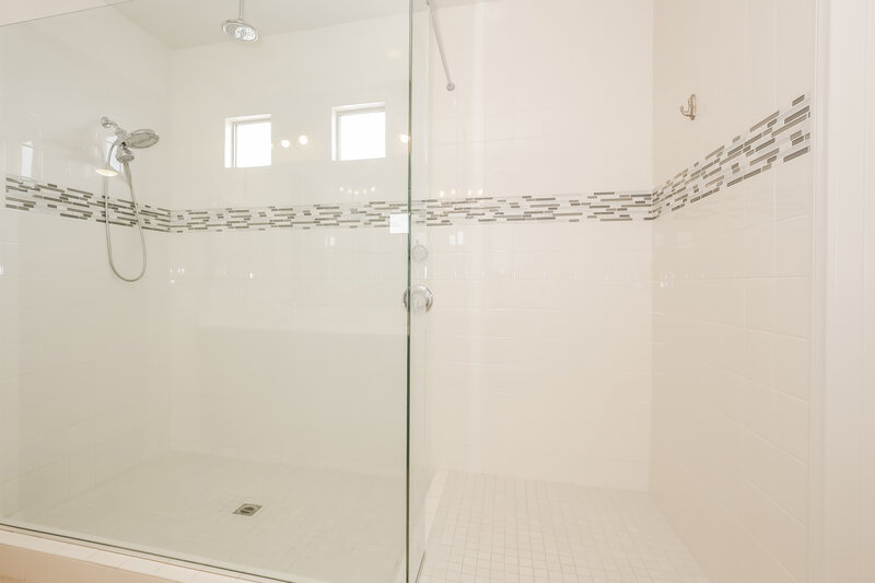 3,405/Mo, 9918 Rams Leap Ave Las Vegas, NV 89166 Main Bathroom View 2