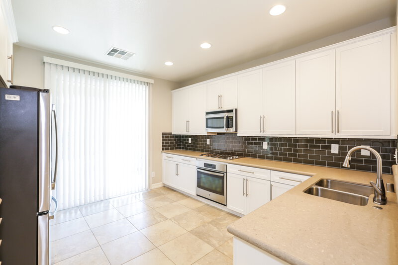 4,160/Mo, 6485 Cape Canyon Ct Las Vegas, NV 89141 Kitchen View