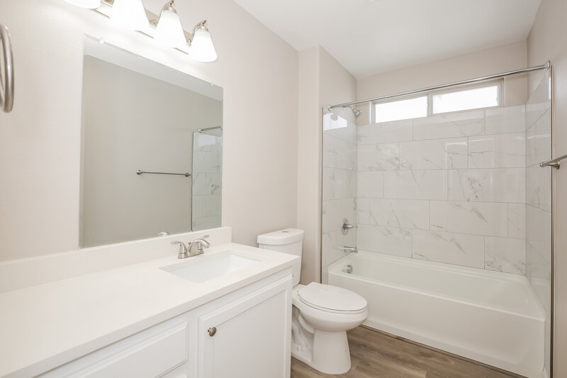 2,240/Mo, 9503 Diamond Bridge Ave Las Vegas, NV 89166 Bathroom View