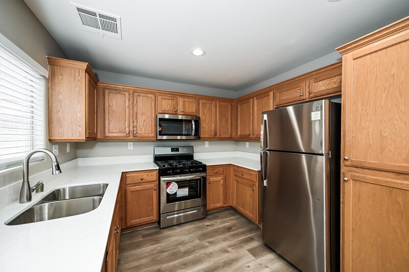 2,025/Mo, 7489 Dune Sunflower Ct Las Vegas, NV 89139 Kitchen View 2