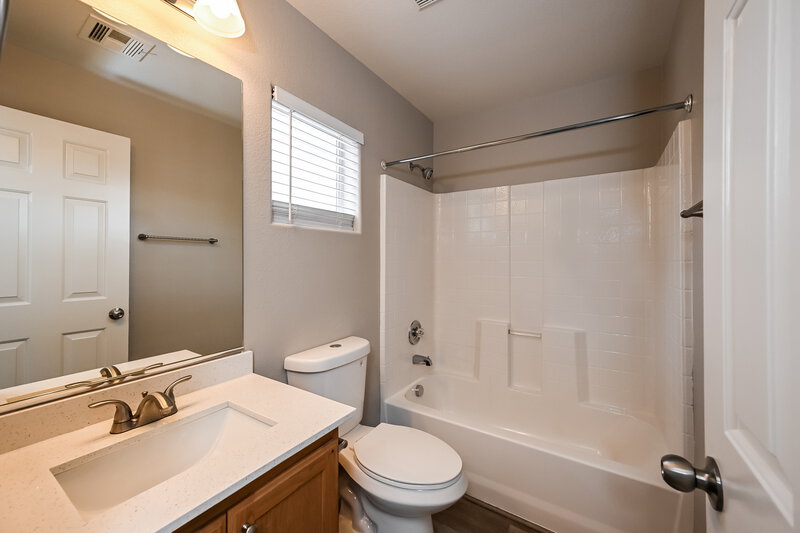 2,025/Mo, 7489 Dune Sunflower Ct Las Vegas, NV 89139 Bathroom View 2