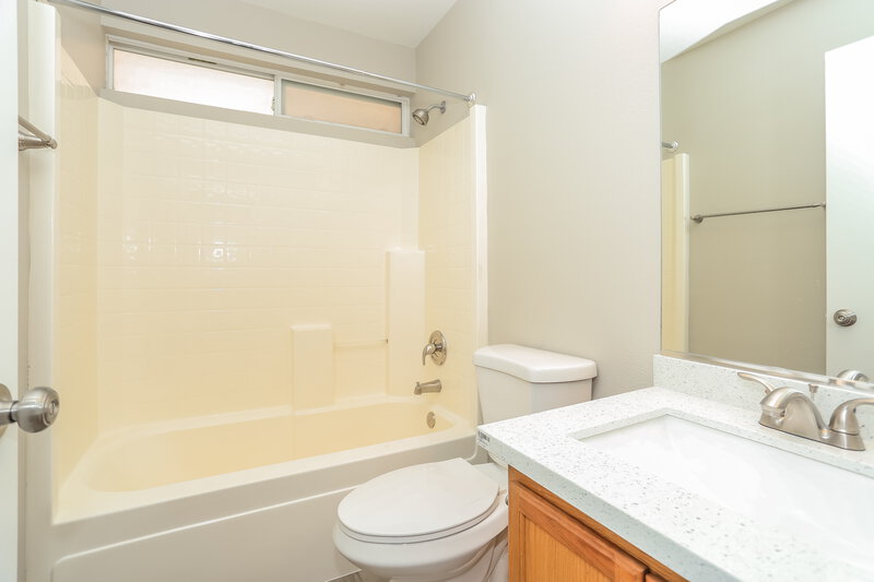 1,905/Mo, 8808 Spinning Wheel Ave Las Vegas, NV 89143 Bathroom View