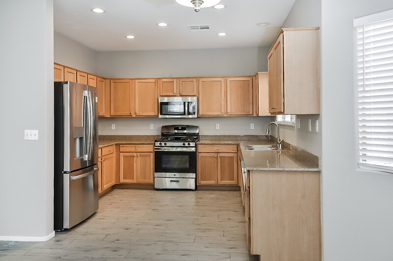 2,180/Mo, 8274 Amtrak Express Ave Las Vegas, NV 89131 Kitchen View