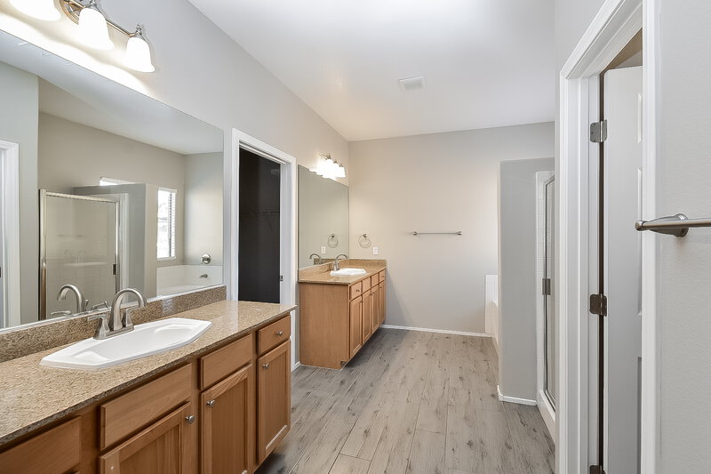 2,180/Mo, 8274 Amtrak Express Ave Las Vegas, NV 89131 Main Bathroom View 2