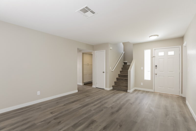2,370/Mo, 9524 Amber Valley Ln Las Vegas, NV 89134 Family Room View 2