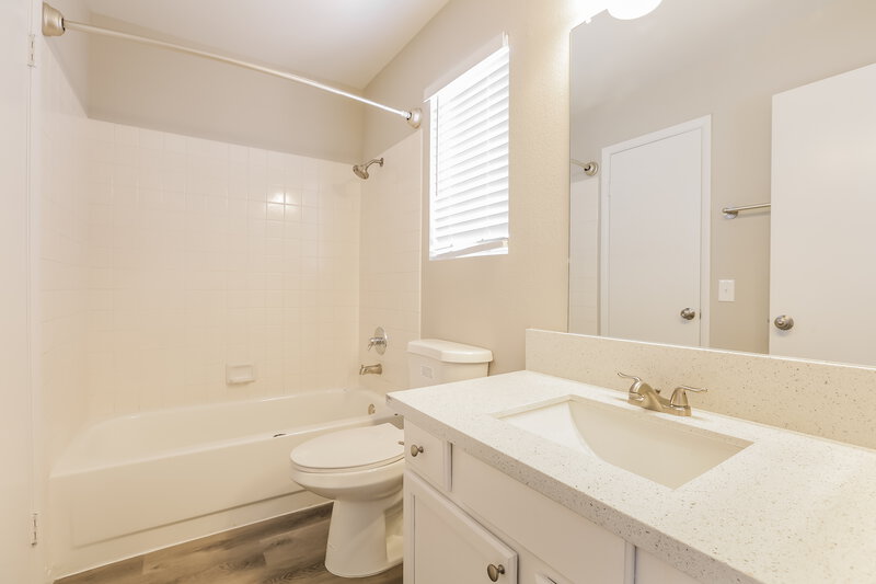 2,370/Mo, 9524 Amber Valley Ln Las Vegas, NV 89134 Bathroom View
