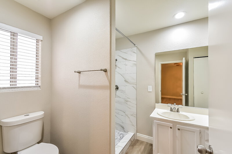 1,855/Mo, 5359 Hanging Tree Ln Las Vegas, NV 89118 Bathroom View