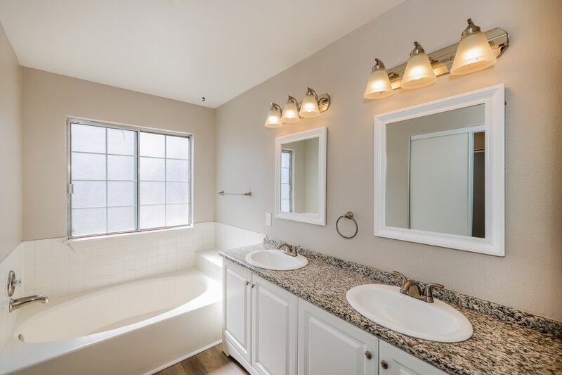 2,140/Mo, 269 Aspen Knoll Dr Henderson, NV 89074 Main Bathroom View