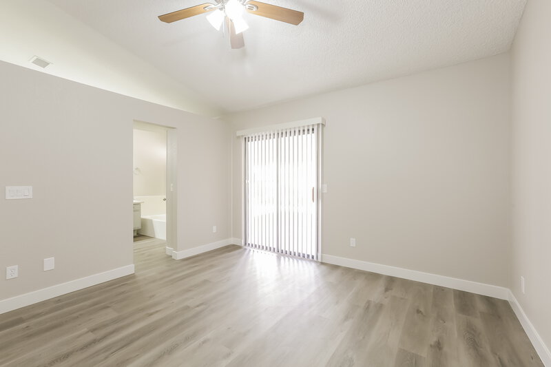 2,540/Mo, 1330 White Dr Las Vegas, NV 89119 Main Bedroom View 2