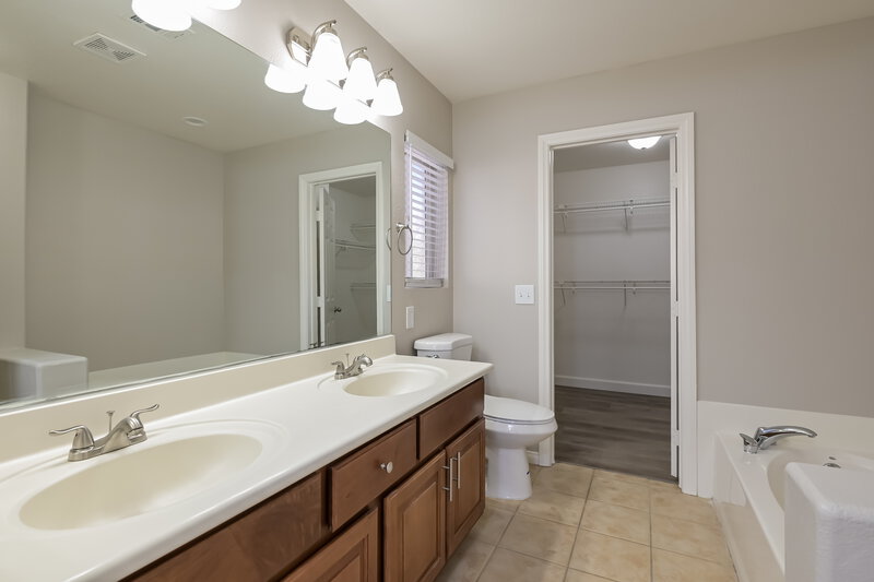 2,120/Mo, 6620 Melodic Ct Las Vegas, NV 89139 Bathroom View